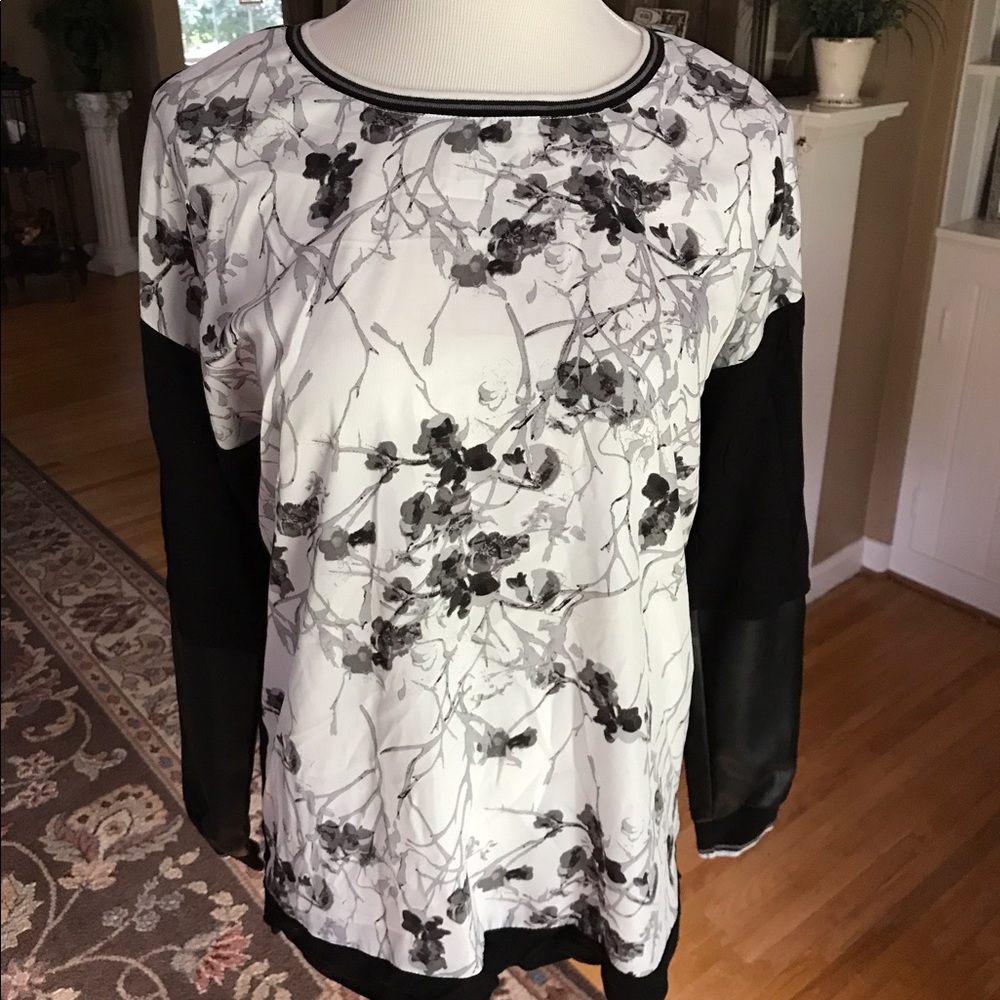 Long Sleeve Floral/Black and White Top