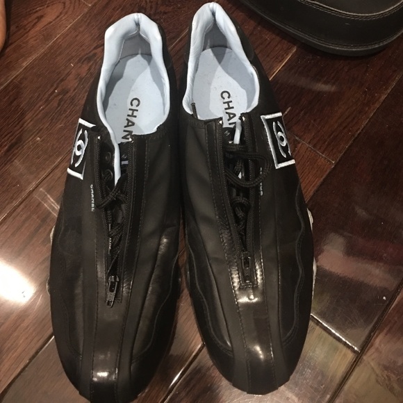 Chanel black and baby blue sneaker - Picture 4 of 4