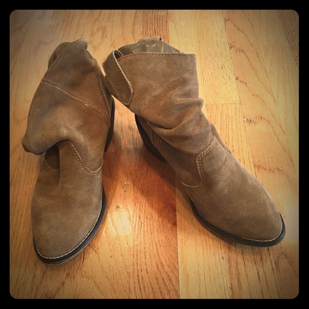 Steve Madden Suede boots
