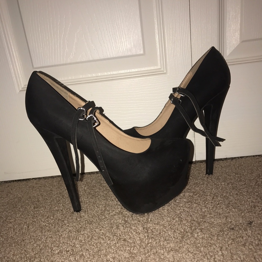 Black maryjane heels! 🖤
