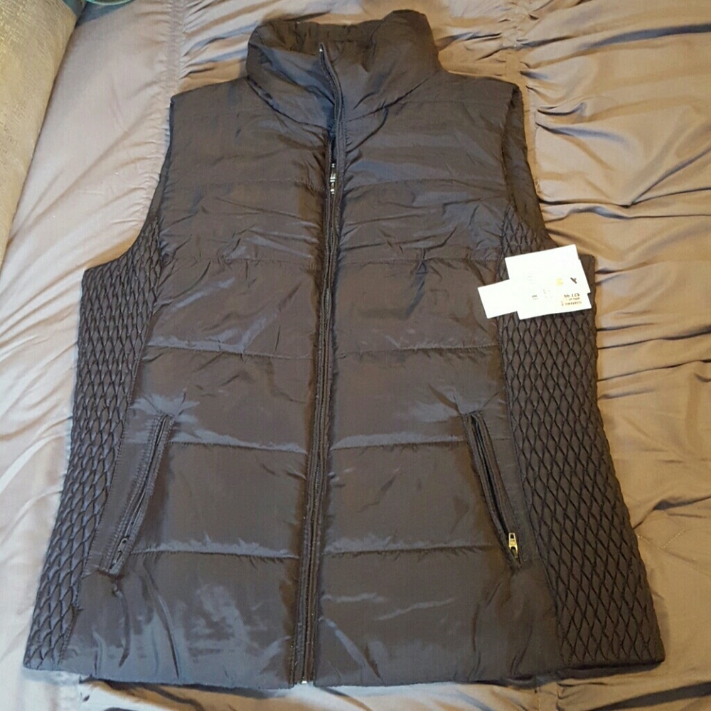 Liz Claiborne Dark navy blue vest. NWT!