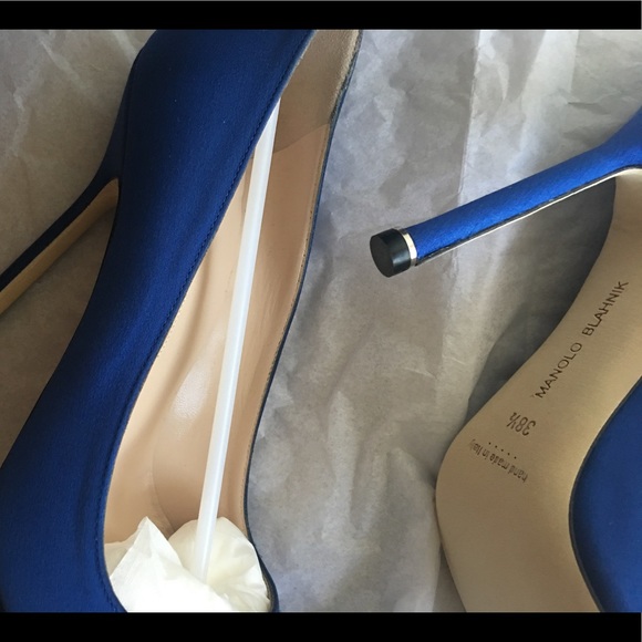 NIB Manolo Blahnik 115mm Hangisi Satin Pumps, Blue - Picture 8 of 8