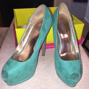 (Final price) Peep toe pump