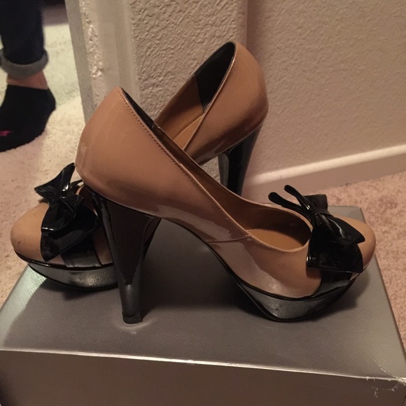 Shoes - Picture 3 of 3