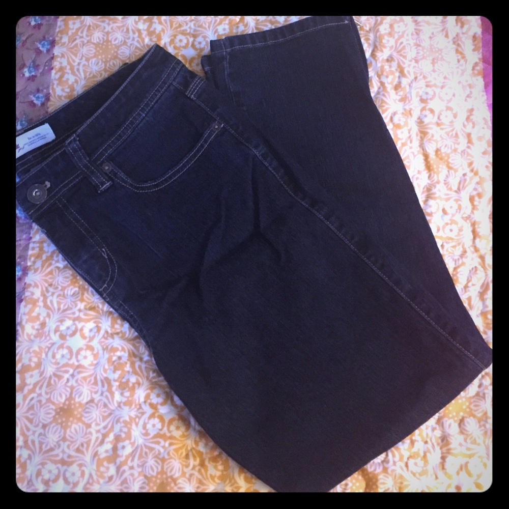 Bass 6 crop jeans LAST CHANCE. Donating Friday