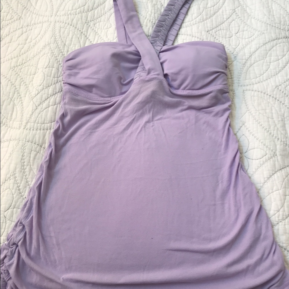 Lulemon size 4 tank.