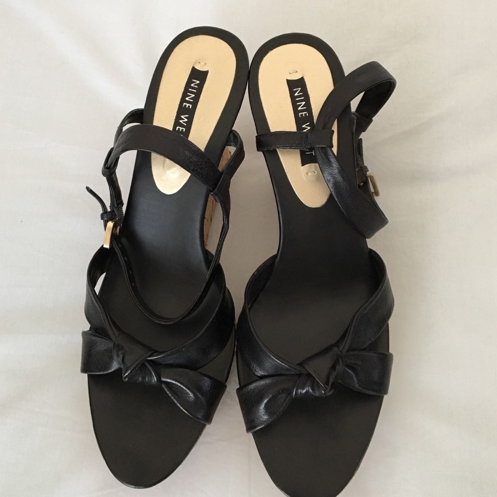 Black Nine West wedge. Size 9.