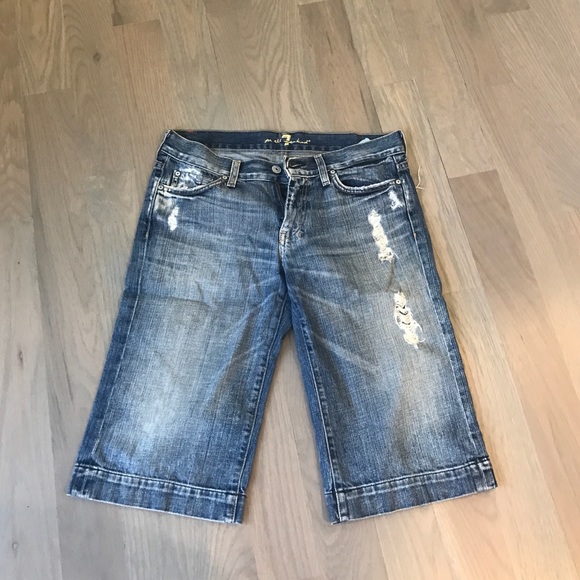 7 for all mankind destroyed Bermuda short - Picture 2 of 4