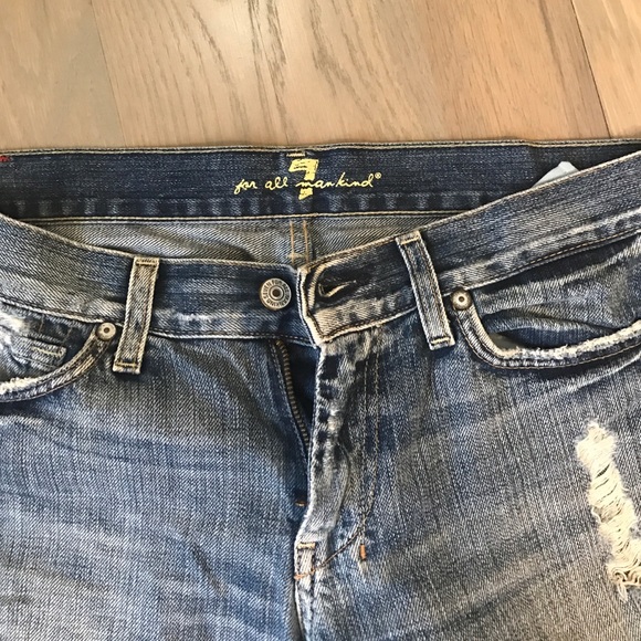 7 for all mankind destroyed Bermuda short - Picture 3 of 4
