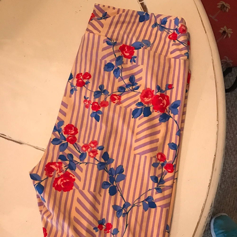 Brand new LulaRoe leggings never been worn, floral