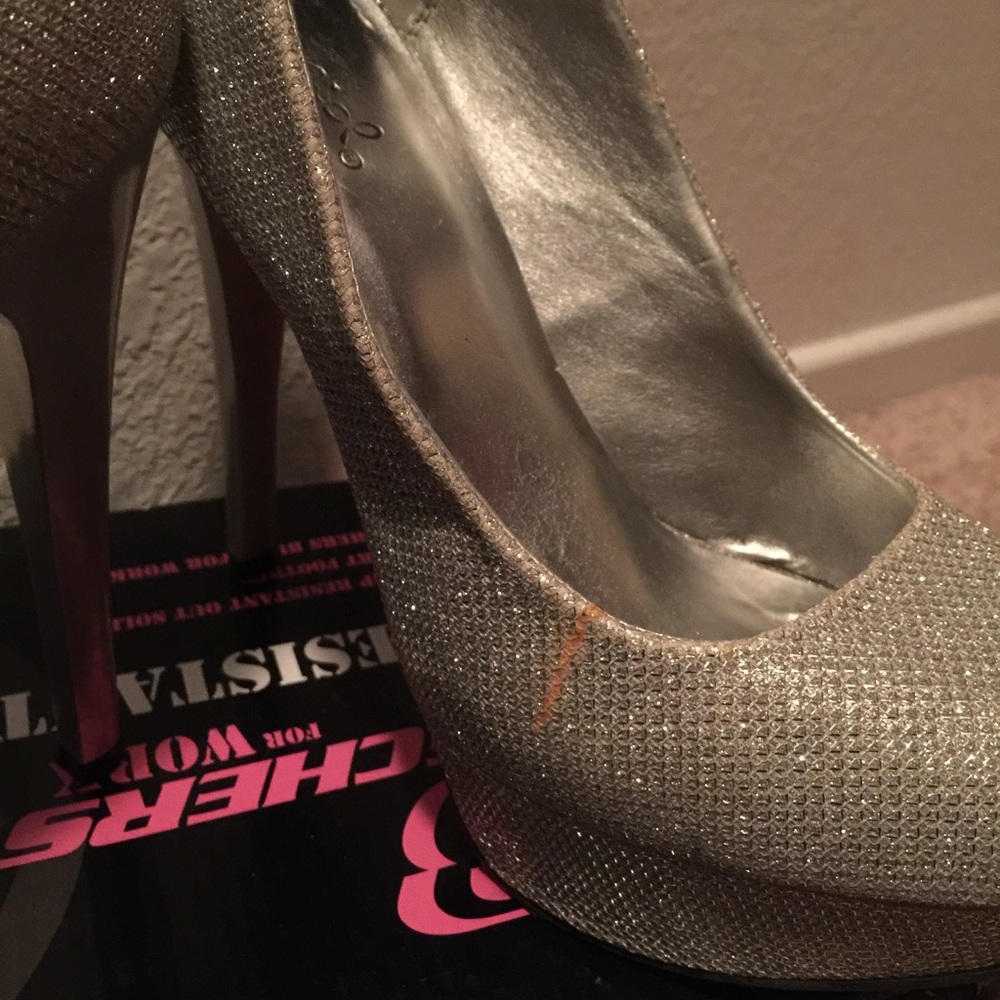 Shoes - Picture 4 of 4