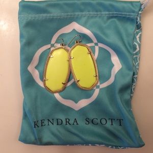 Kendra Scott Danielle Earrings!