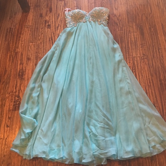 Sherri Hill Prom Dress - Picture 1 of 4