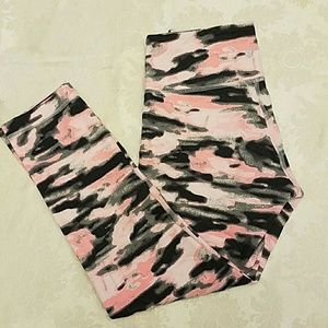 Lululemon Athletica Crop size 2