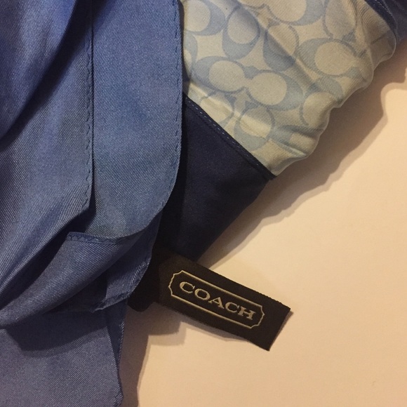 Coach scarf 100% silk - Picture 2 of 4