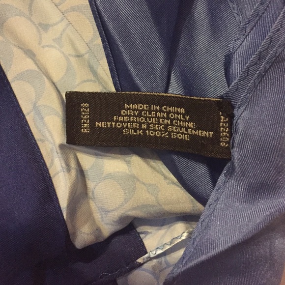 Coach scarf 100% silk - Picture 3 of 4
