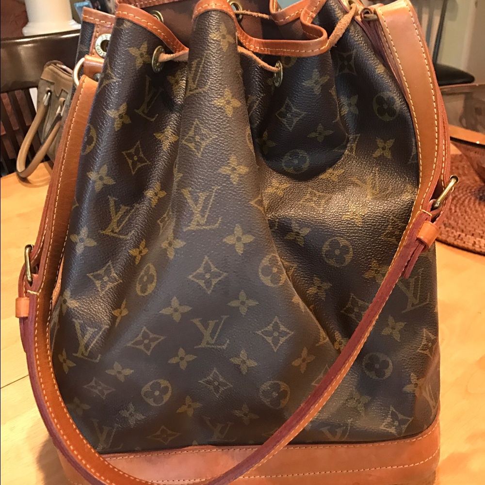 AUTHENTIC Louis Vuitton Large Noe