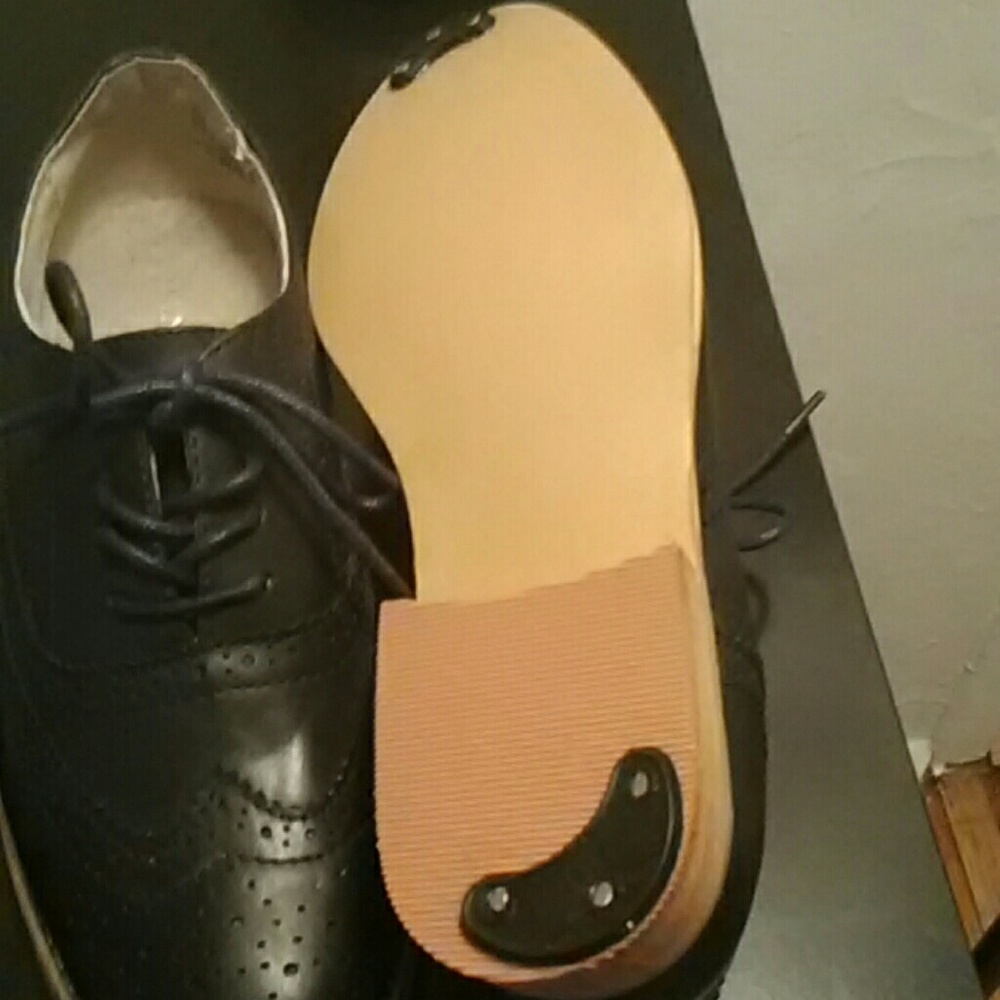 Shoes - Picture 2 of 3