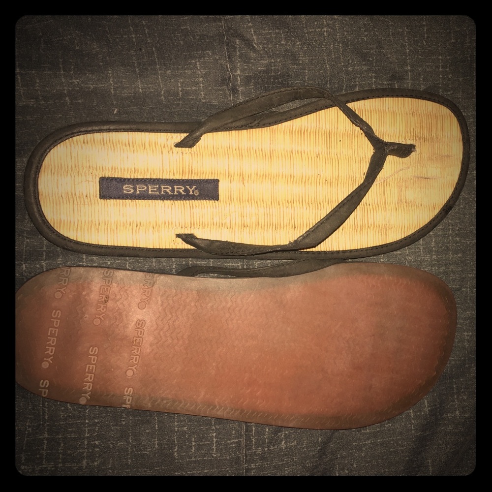 Sperry flip flops