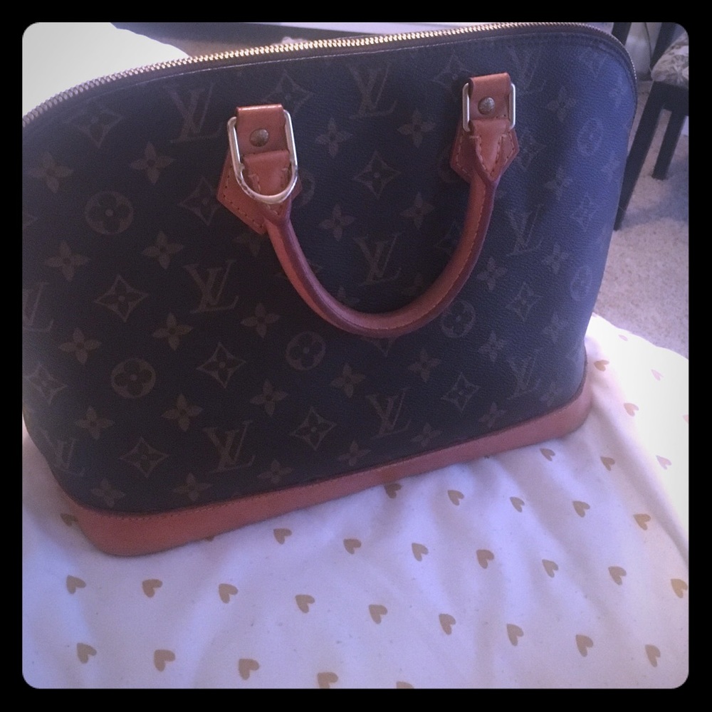 AUTHENTIC Louis Vuitton Handbag