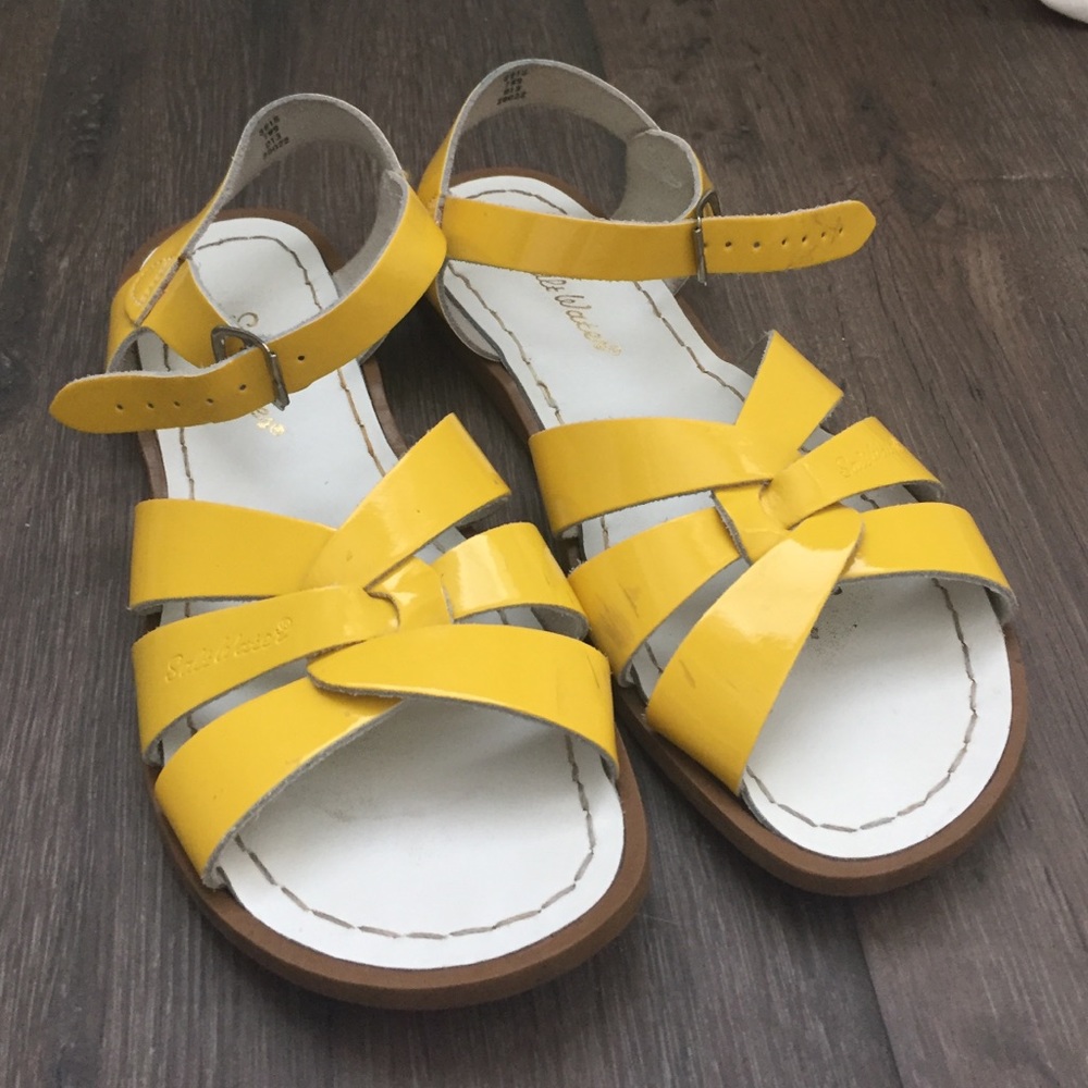 Yellow women's saltwaters! Size 9