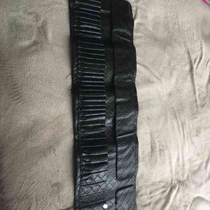 Cosmetic brush holder