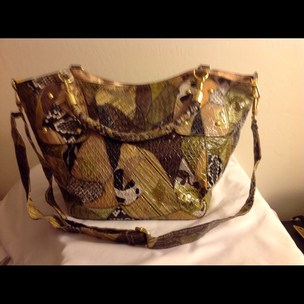 Beautiful large Crock style bag.