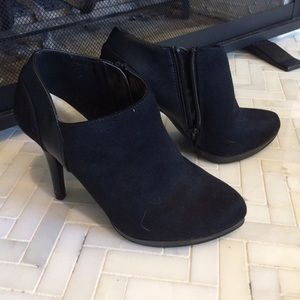 Like New Black Zip-Up Booties
