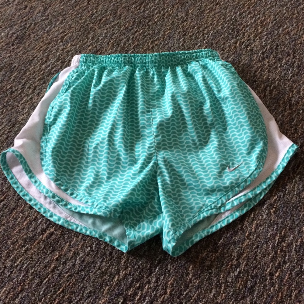 Nike Women's Tempo Shorts XS