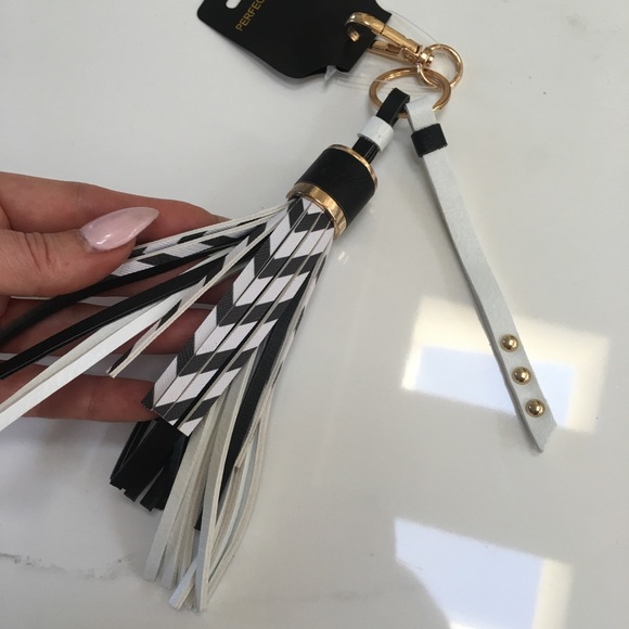 Keychain tassel bag charm chevron leather gold - Picture 2 of 4