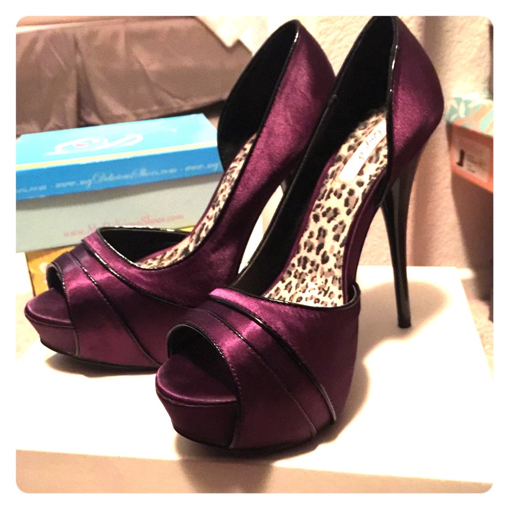 Shoes/ High heels