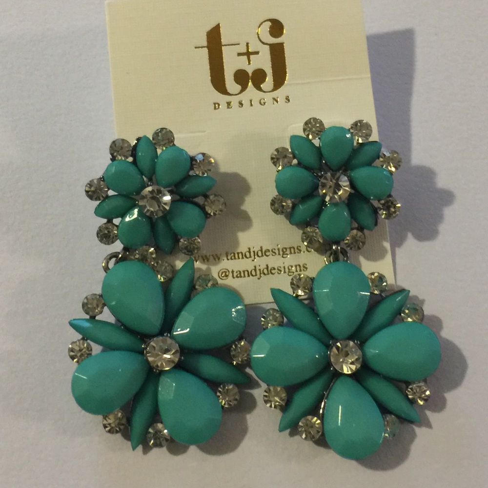 Floral drop earrings