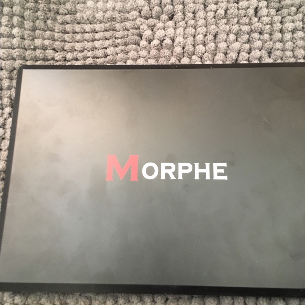Morphe 35N color matte palette.