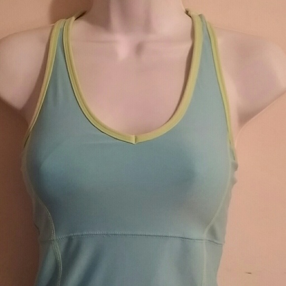 WORKOUT TOP - Picture 2 of 4