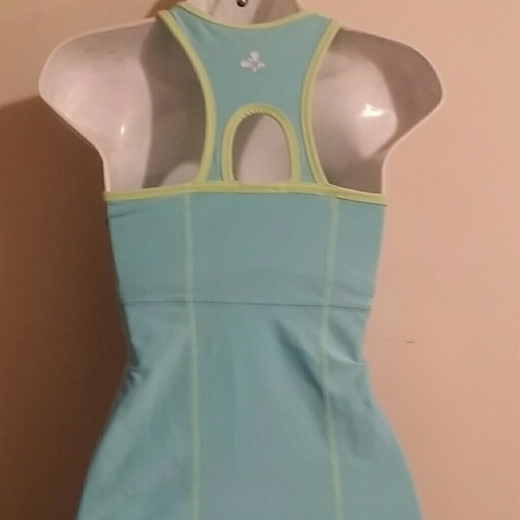 WORKOUT TOP - Picture 3 of 4