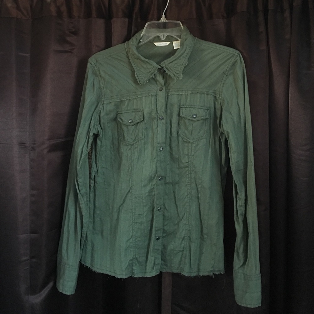 Maurice's button-down cotton shirt, size L.