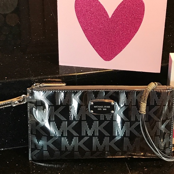 Michael Kors Handbags - Wristlet