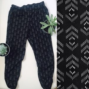 🔰3 for 25 🔰Patterned Harem-Style pants