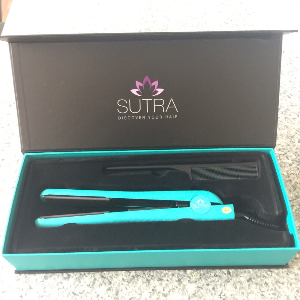 **BRAND NEW**SUTRA HAIR STRAIGHTENER - Turquoise