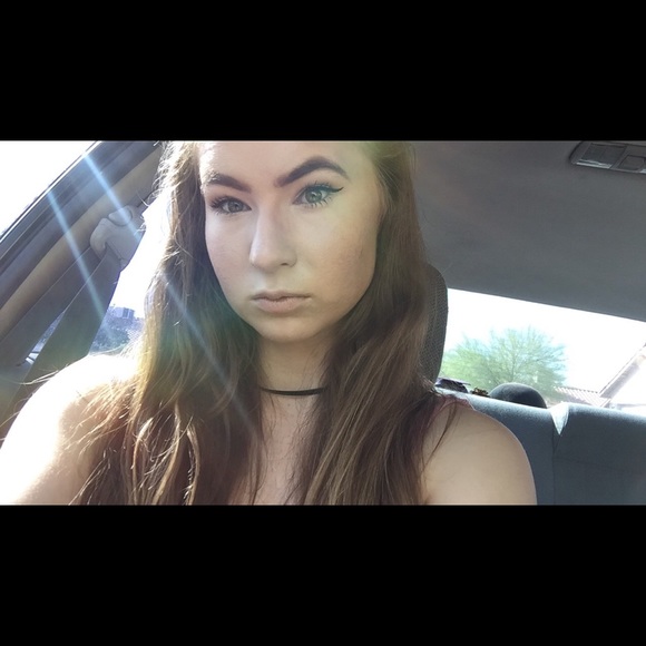 Meet your Posher, Cheyenne - Picture 2 of 3