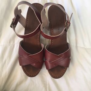 American Eagle Outfitters Sandal Wedges ❤️ SALE!
