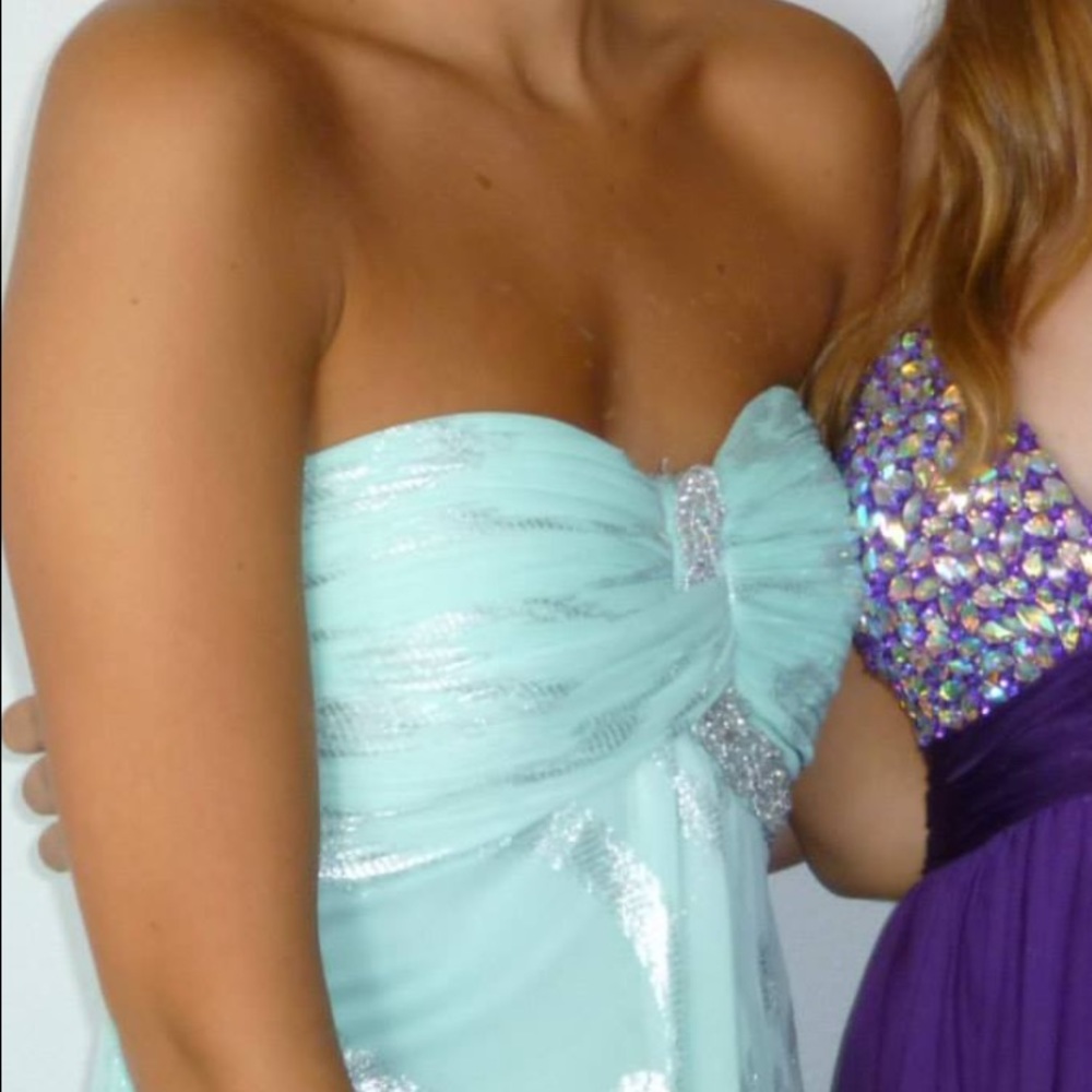 Prom Dress - Picture 2 of 4