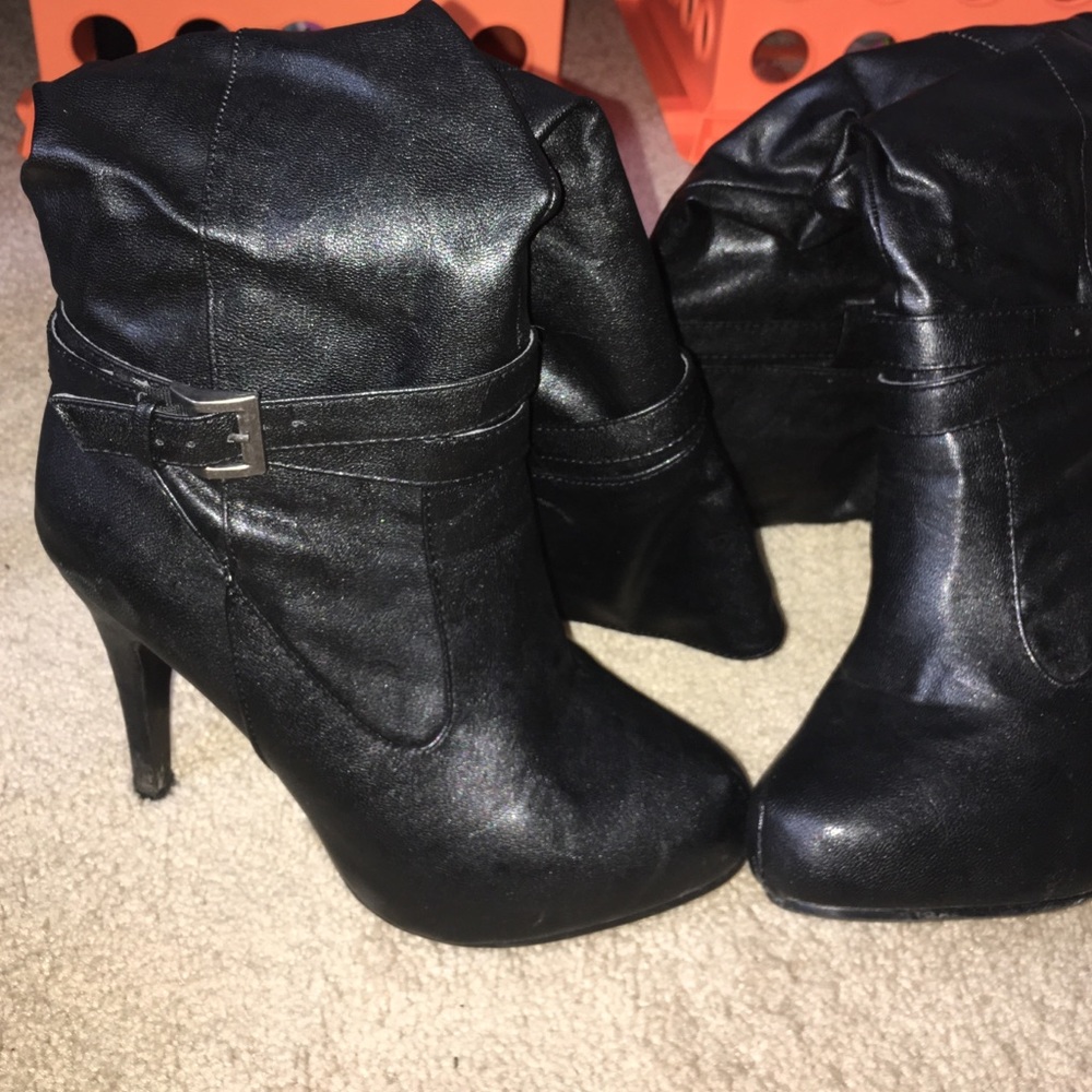 Boots - Picture 2 of 3