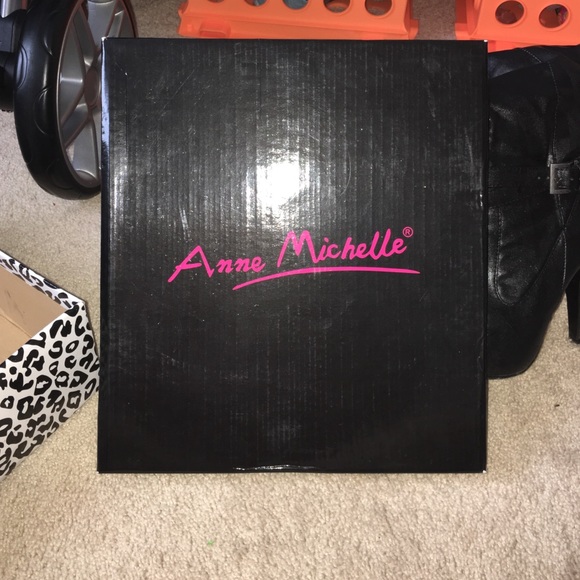 Boots - Picture 3 of 3