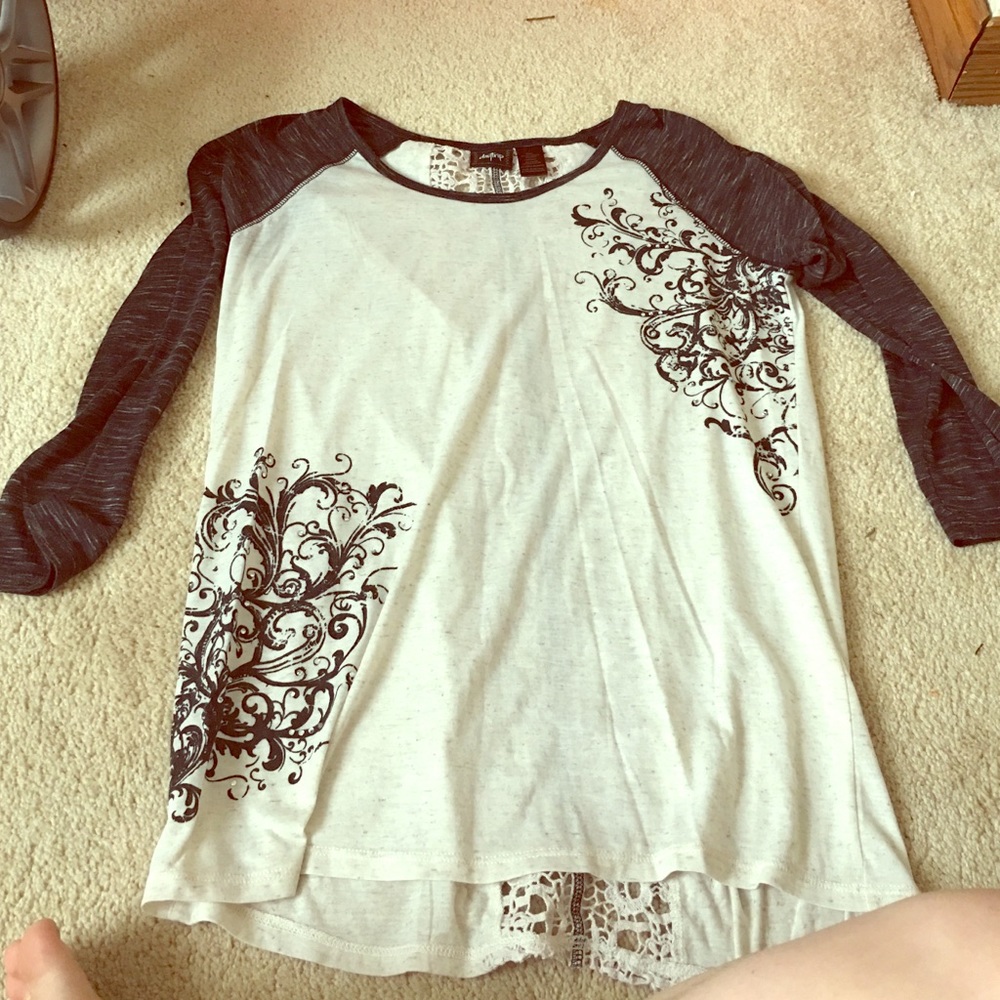 Buckle shirt
