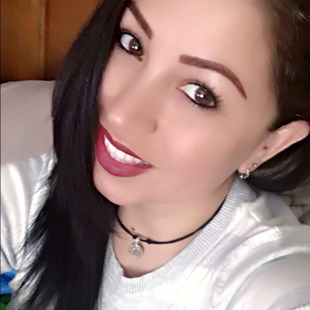 Meet your Posher, Angie