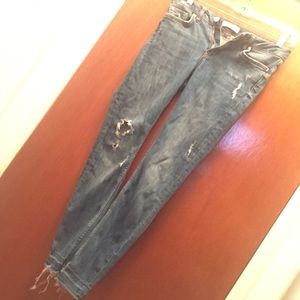 Distressed Capri Jeans!