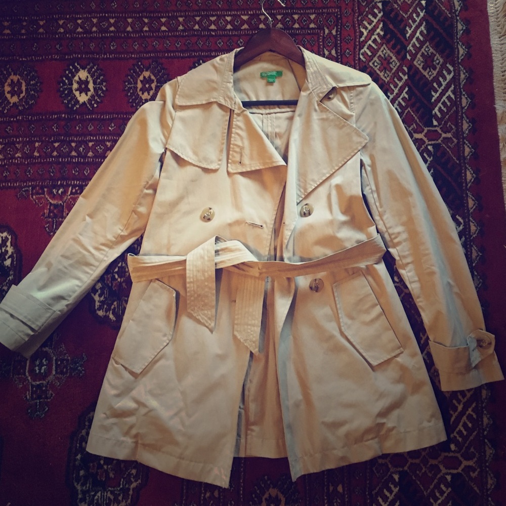 SALE!!! United Colors of Benetton trench coat.