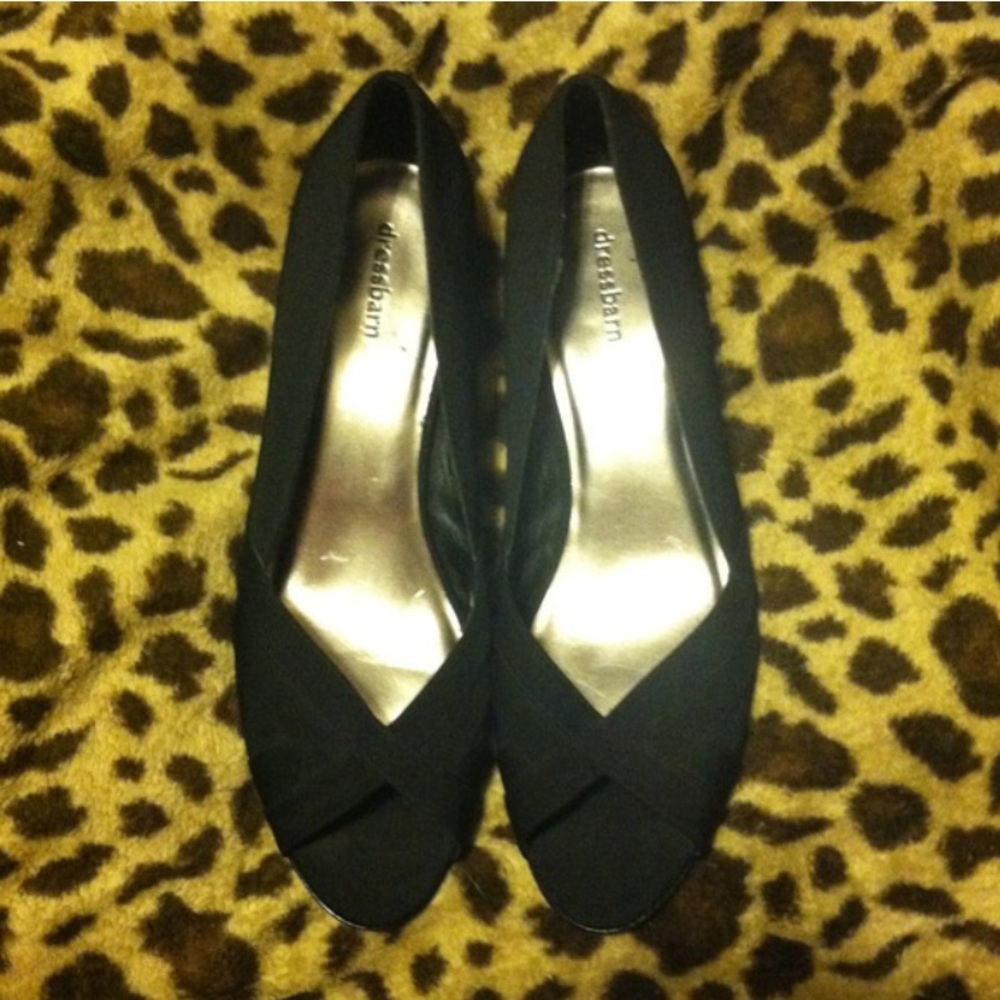 Dress barn black shoes with small heel