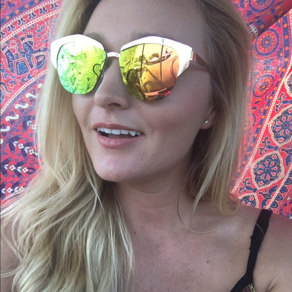 Meet your Posher, Julia